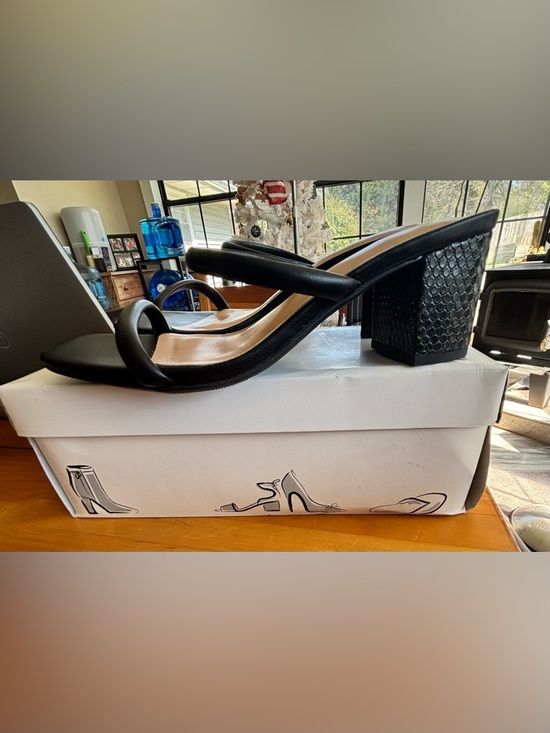 A New Day Black Double Strap Cris Heels- size 6.5 NIB - Picture 4 of 7